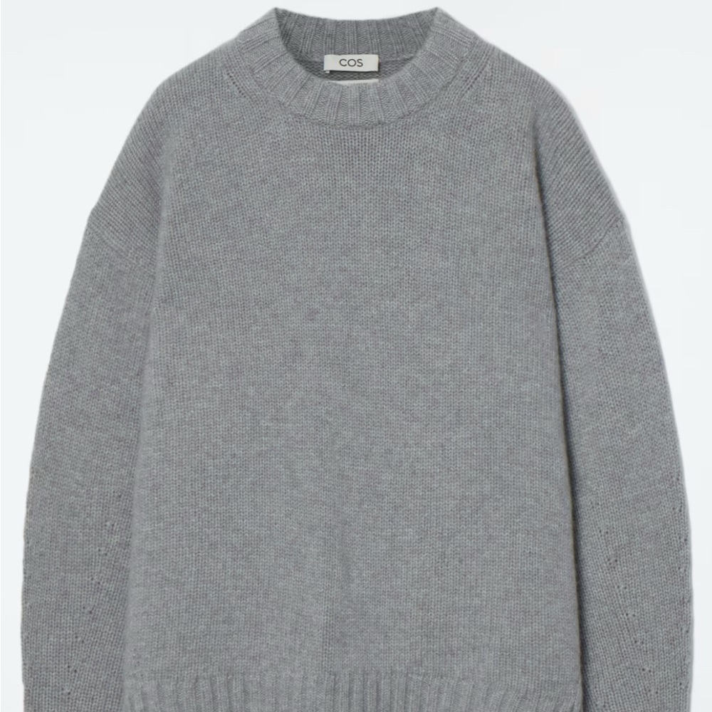 COS women’s chunky gray oversized cashmere sweater